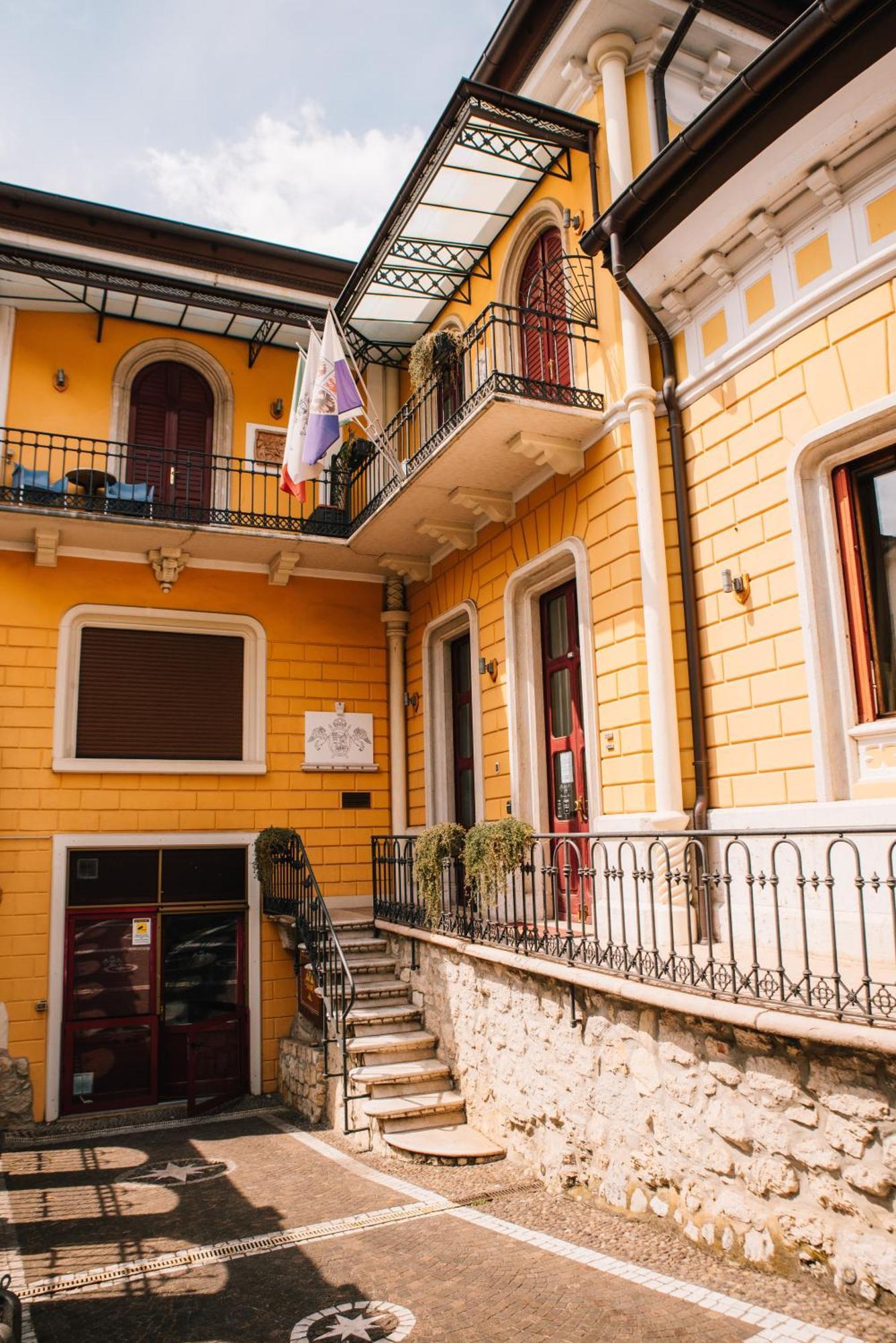 Arciduca Charming House Room & Breakfast Arco Dış mekan fotoğraf